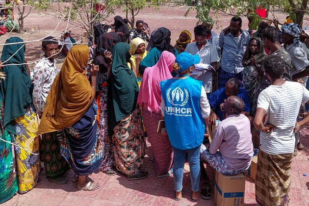 ethiopia-conflict:-thousands-of-eritrean-refugees-flee-new-deadly-attack-on-camp